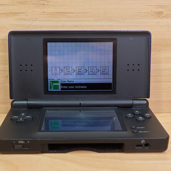 Nintendo DS Lite | Authentic | Includes Stylus + Charger | Tested - Picture 4 of 11